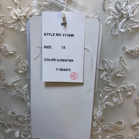 Wedding Dress - Picture 5 of 7